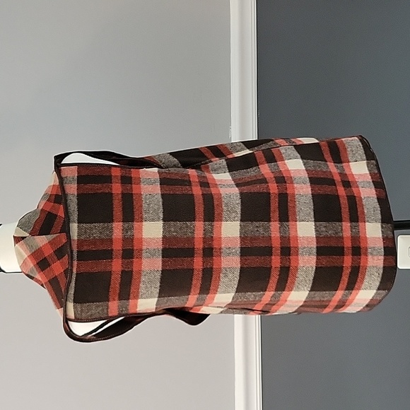 Fall Vest - Picture 2 of 4